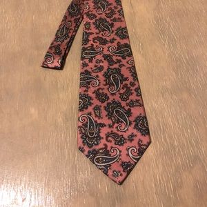 Handsewn Italian Silk Pink Paisley Men’s Tie